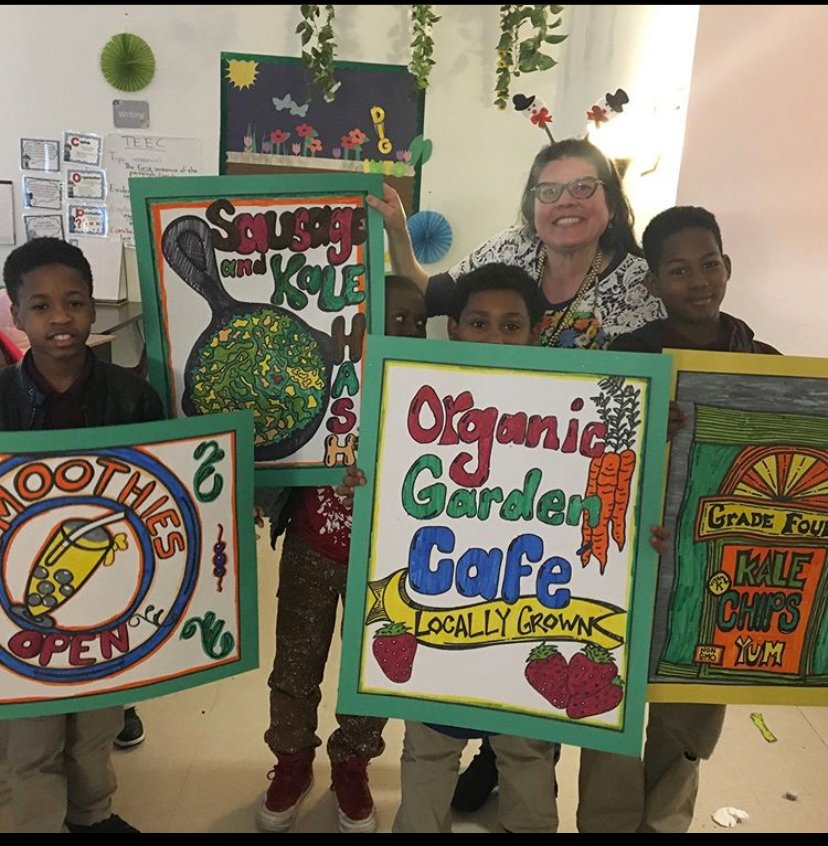 MsParkerTHES's tweet photo. My Favorite PBL project was 2018 4th graders from THES. Topic was food deserts &amp; how a community garden will allow people in the community to obtain fresh &amp; healthy food. They took kale from their garden (started up by Ms. Burrough)to showcase how great kale is. #chooseTHES https://t.co/2hfmFETrbk