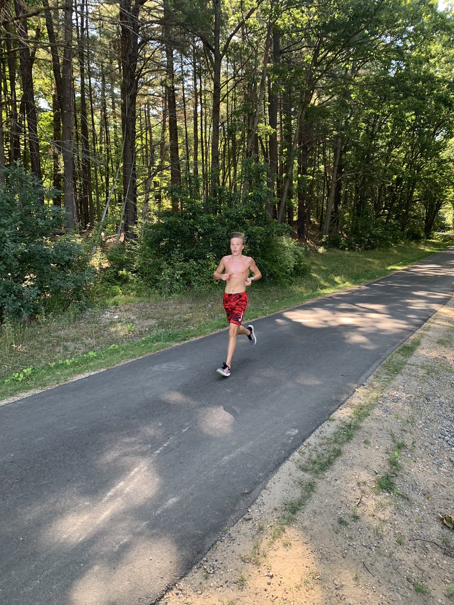 LHSLancerTrack's tweet photo. Morning run on the rail trail #LancerNation @Trailways_NH https://t.co/vVnbWbYYJq
