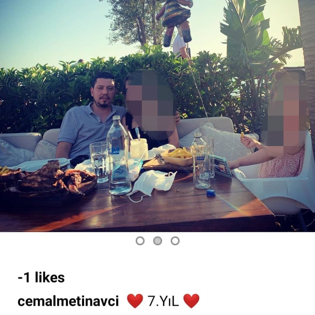 Bu pislik zamaninda karısınla çekildiği fotoğrafları da atmış bir de kalpler koymuş siz bu pisliğin karısına değer verdiğine inanıyorsanız gerçek bir atatürk sevdalısı olduna da inanın zaten. 

 #PınarınkatiliCHPli