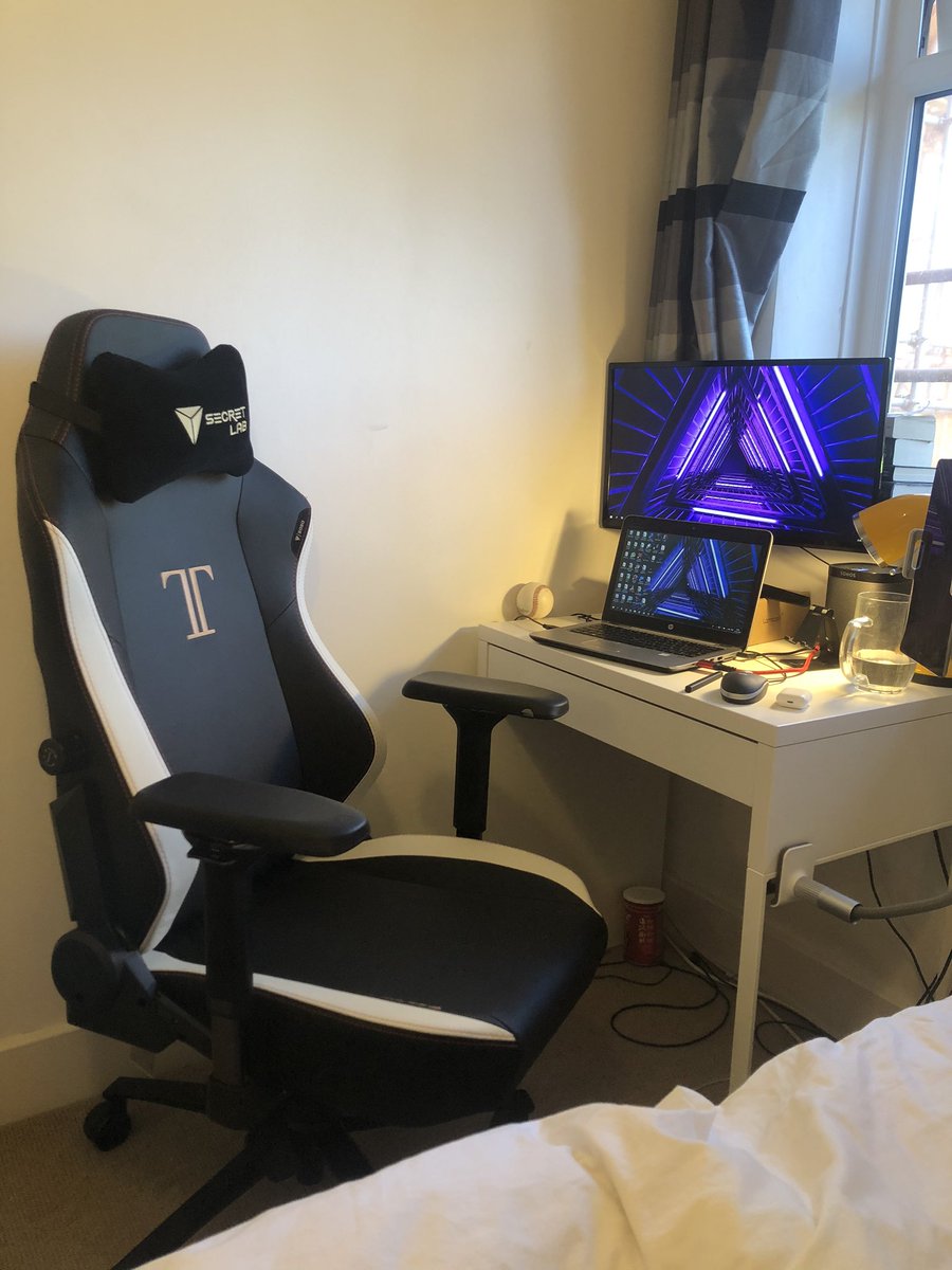 dp_tyler's tweet photo. Desk set up complete ✅ big up @secretlabchairs #secretlab https://t.co/HCrXudzU2K