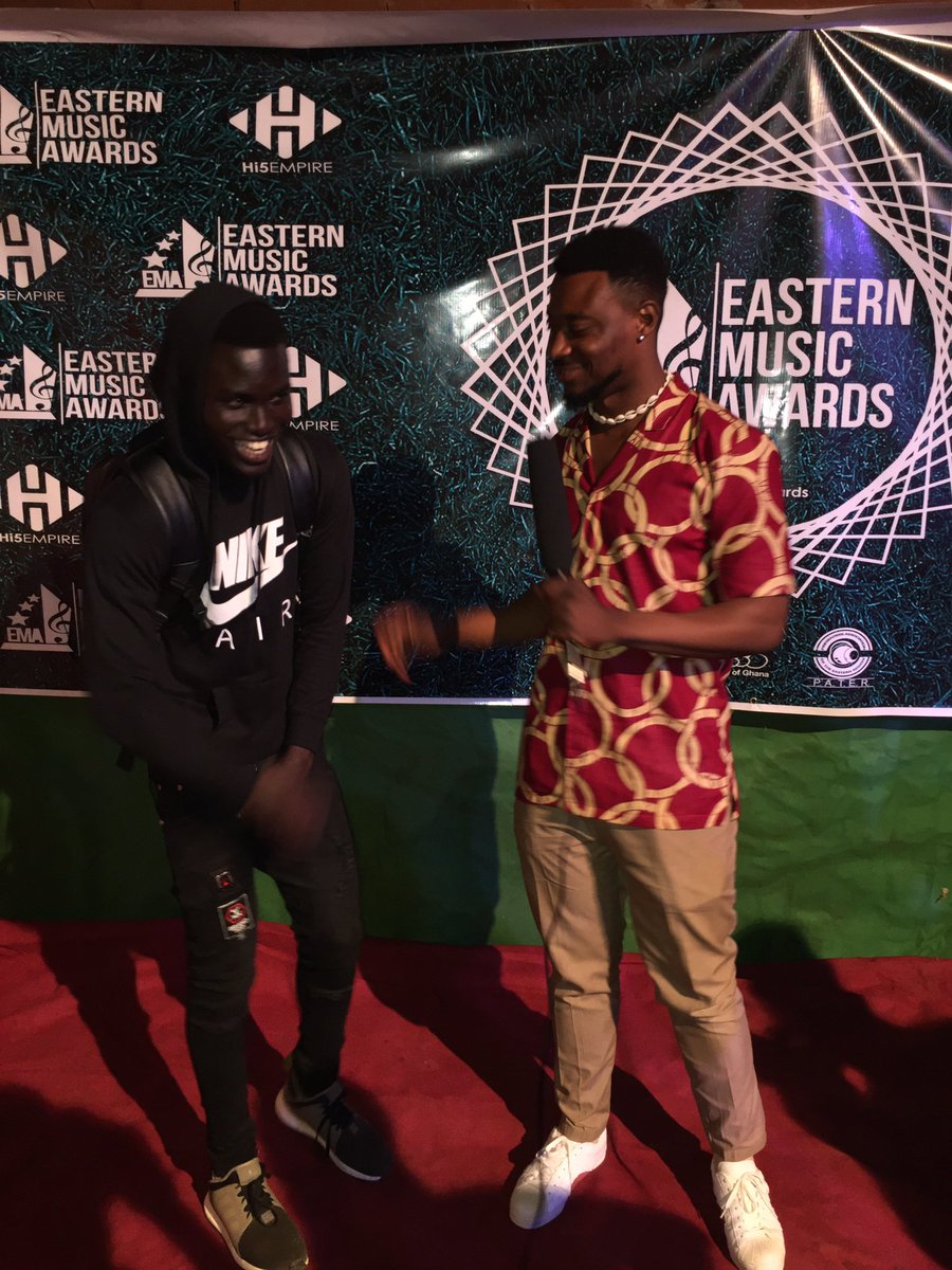 K_GeeGh's tweet photo. #EasternBars loading... when I wear my rap suit u know what happens,
There is a fire 🔥 on the mountain 
#StreetAfrica
#KGeeToTheWorld https://t.co/OfX6cIADF6