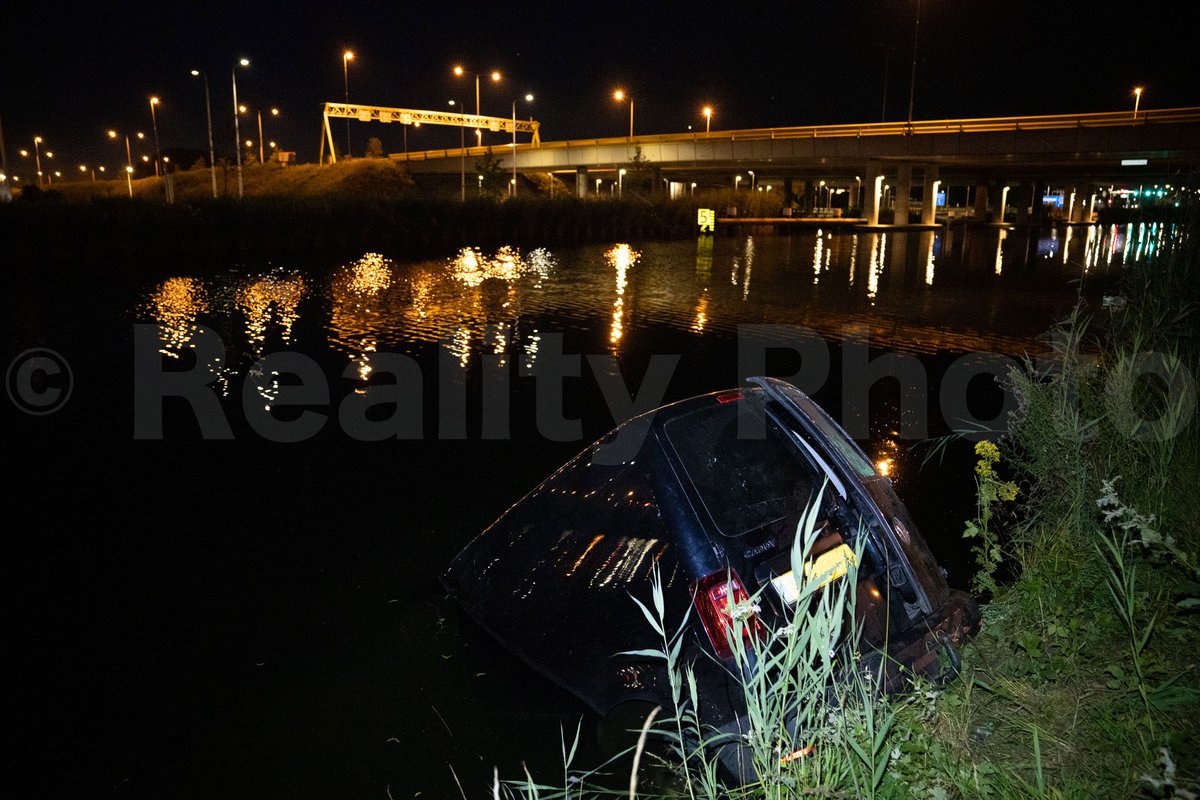 Melding brandweer Poeldonkweg 's-Hertogenbosch inzake auto gestolen