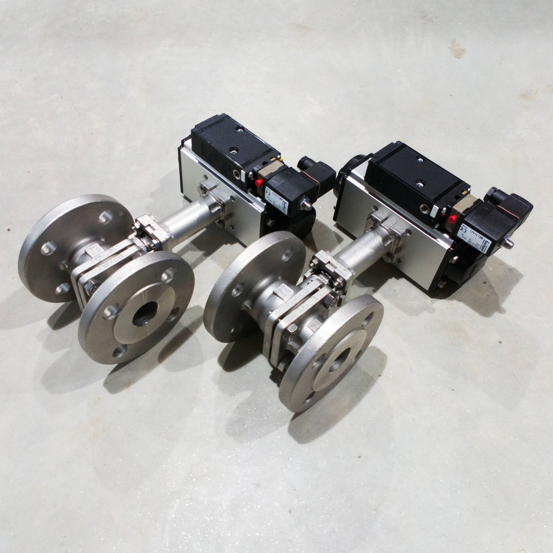 valvesonlineuk's tweet photo. #StainlessSteel #BallValves with Extension Piece, Spring Close #Actuator &amp; #PilotSolenoid – to be used on low pressure #steam application. 
Cost-effective and quick solution.
https://t.co/snCnklzTf6
#valvesonline #valves #actuated #actuation #solenoid #engineering #engineeringuk https://t.co/QDOM8bzsvd