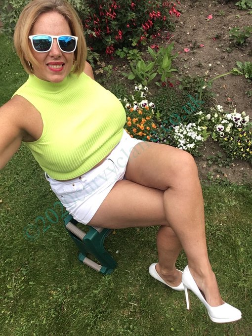 Curvy claire twitter