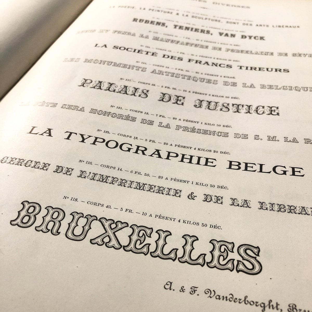 typojo's tweet photo. prettige nationale feestdag Belgiëque 🇧🇪
.
.
#type #typography #nationalefeestdag #typobelgiëque #typobelgieque #typefoundry #printing #typedesign #belgianfounts #belgiantype #typebelgium #studiotype #typojo https://t.co/W6xra6FUlp