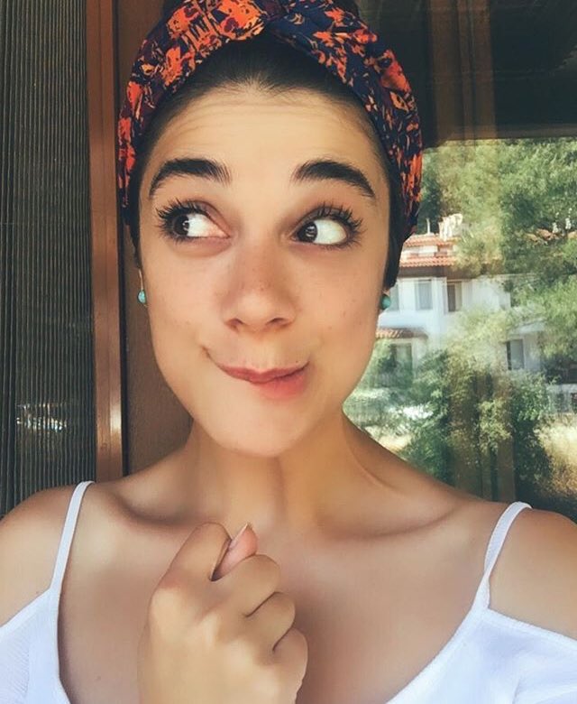 gozdeakpinar's tweet photo. Çok üzgünüm. Derin keder kaybolan her insanda göz yaşlarına boğulmak. Farklı bir son olmaması, yaşadığın toprakların bunu durduramayıp, arttırması... Çok içten artık bu acı. Nurlar içinde #pinargultekin 🙏 https://t.co/Gqzed9vwUx