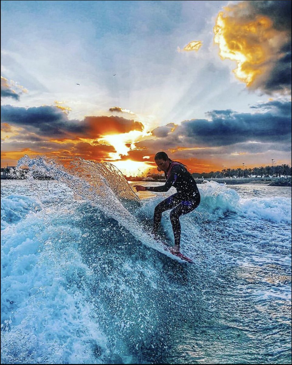 Find joy in the salty water 😎🏊‍♀️🚤⚓️🛥🛳
.
#boating #boat #cruise #cruising #yachtlife #yacht #yachting #sailing #sail #luxury #luxurylife #luxurylifestyle #dubai #dxb #dubailife #yachtcruise #privatecruise #adventure #sea