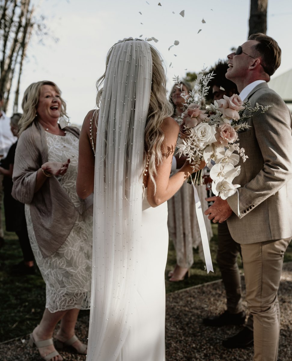 Graceloveslace's tweet photo. Not a veil kind of girl? Think again...

#GLLBride Stacey wears the SUMMER Gown with the PEARLY LONG Veil, a match made in heaven!

Have a question? Chat to our Head Online Stylist Kate via DM or email us info@graceloveslace.com we are hear 24/7 to help!
⁠
⁠#graceloveslace https://t.co/gFsKNXr0vE
