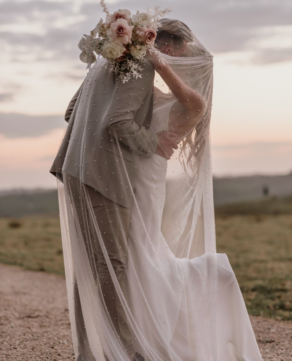 Graceloveslace's tweet photo. Not a veil kind of girl? Think again...

#GLLBride Stacey wears the SUMMER Gown with the PEARLY LONG Veil, a match made in heaven!

Have a question? Chat to our Head Online Stylist Kate via DM or email us info@graceloveslace.com we are hear 24/7 to help!
⁠
⁠#graceloveslace https://t.co/gFsKNXr0vE