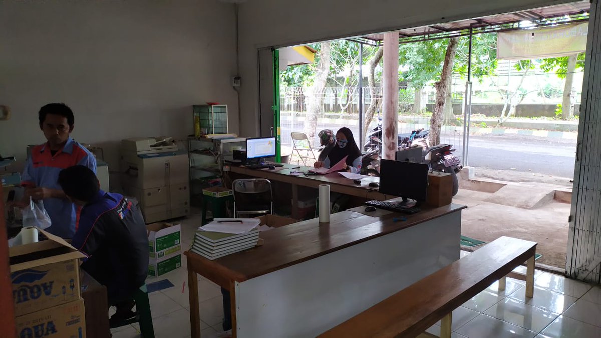 Fahrul465's tweet photo. Pendataan terkait update data ODS berdasarkan RAT tahun buku 2019 pada KPRI AGRO SEJAHTERA.
#penyuluhkoperasi
#ppklkemenkopukmri
#ppkljatim
#ppkljember
#aktivatorkoperasi
#koperasikeren https://t.co/FHczj03Jr6