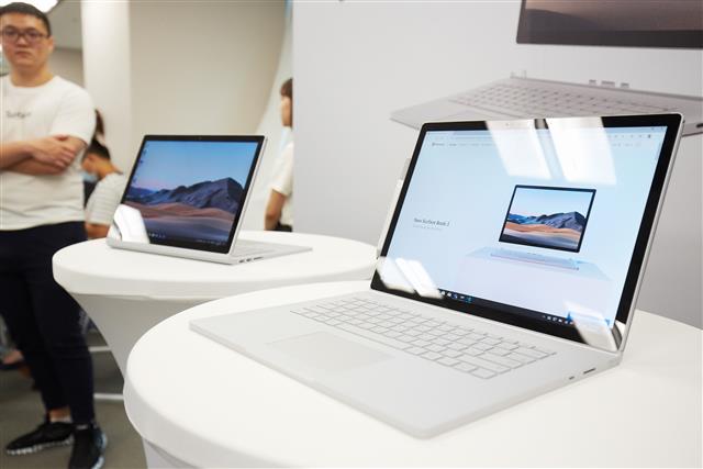 DIGITIMES_EN's tweet photo. Taiwan analog IC firms optimistic about demand for Chromebook #Acer #Analog #analogIC #Asustek #AsustekComputer #Bits #chips #Chromebook #demand #Gigabyte #GigabyteTechnology #IC #ICdesign #distribution #ICTmanufacturing #DIGITIMES https://t.co/QwItkD3eVi https://t.co/Jpsv9JQAKN