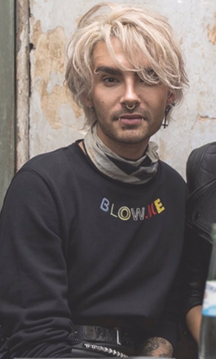rockermaus81's tweet photo. Bill Backstage bei Billy‘s Book Ausstellung! 😊
Bill backstage at Billy‘s Book exhibition! 😊
#billkaulitz #backstage #billy #billyisnotok #exhibition #ausstellung #tokiohotel https://t.co/StJUBDnDVV