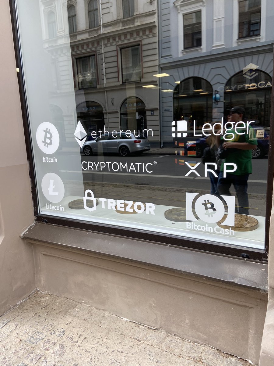 startupmies's tweet photo. Window shopping in #riga #Crypto #startup #sexy https://t.co/3FbKTCOVIH