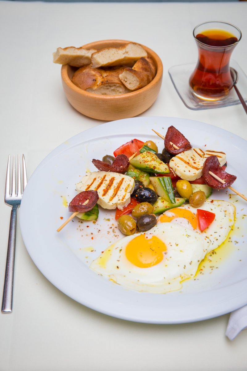 Fresh flavours and high quality ingredients combined make a delicious lunch at Hazev! Our café is open from 8am and restaurant from 12pm 🙌To book a table, you can do so by visiting the link here 👉 hazev.com/make-a-reserva…!