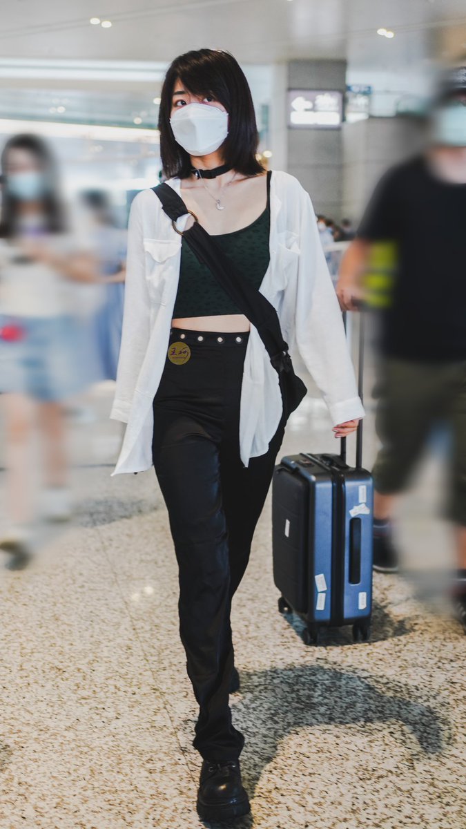 wk940910's tweet photo. #王柯
【0721  王柯上海虹桥送机图  PART 2】
今天是酷飒小旋风柯柯总

图🈲去水印🈲二改🈲商用 https://t.co/oayvHkFYU4