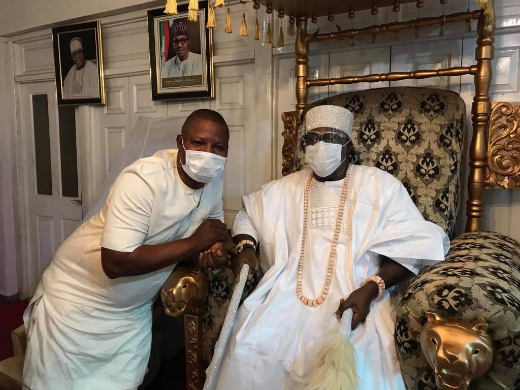The Special Adviser to Governor Babajide Sanwo-Olu on Tourism, Arts and Culture, Mr. Solomon Bonu has urged security agencies to respect traditional institutions, being the custodians of indigenous culture and traditions in Lagos
<a href="/jidesanwoolu/">Babajide Sanwo-Olu</a> <a href="/SolomonBonu/">Solomon Bonu</a> <a href="/LagostourismO/">Lagostourism</a> 
#LASG