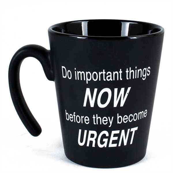 amir_bs's tweet photo. This mug should be on every desk... 🤩💪🍺🤗 #prioritizing #successhabits #motivateyourself #firstthingsfirst #procrastination https://t.co/HioTv4Dxku