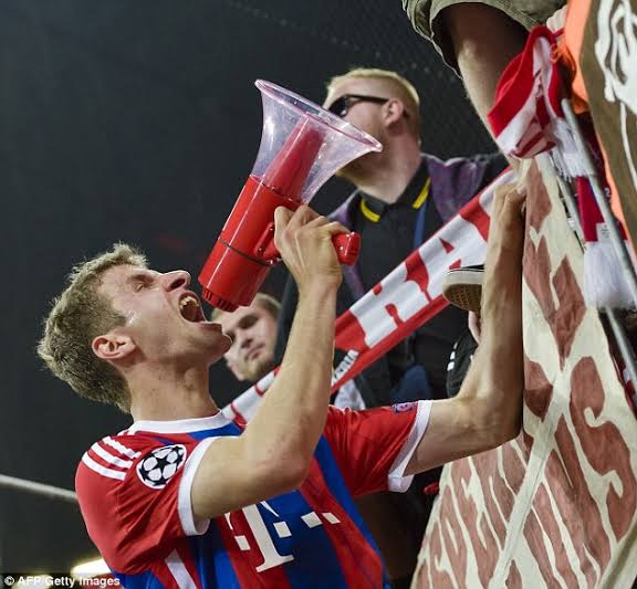  @esmuellert_ as emojis a threadLikes and retweets appreciated