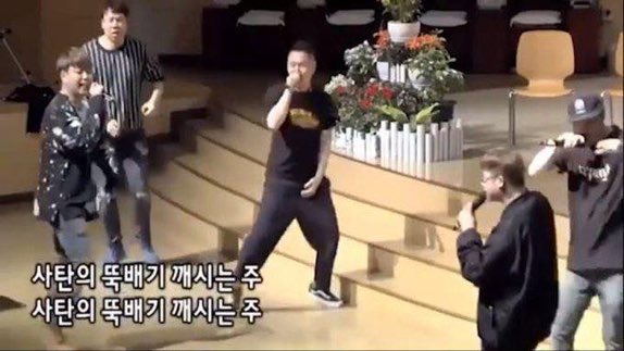 Ta__Ro____'s tweet photo. 내가 아는 주님이랑 많이 달라졌내 https://t.co/iodaT9xnFY