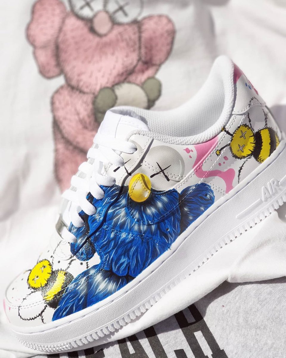 CaminoTV's tweet photo. Ce custom AF1 x KAWS est vraiment violent 🎨🔥 !

@af_custom https://t.co/Mlo1IGlRYk