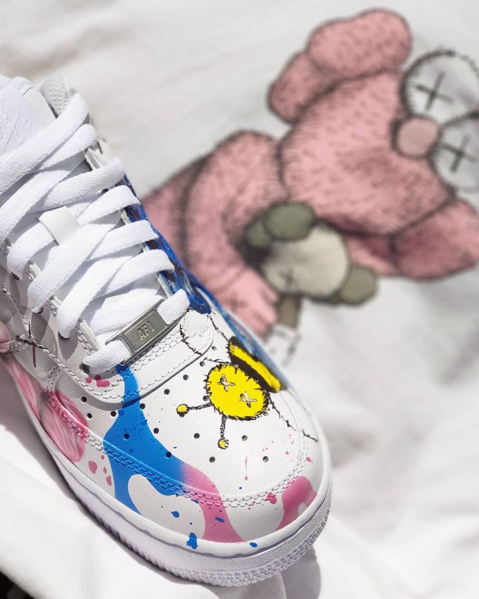 CaminoTV's tweet photo. Ce custom AF1 x KAWS est vraiment violent 🎨🔥 !

@af_custom https://t.co/Mlo1IGlRYk