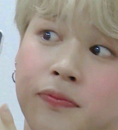 jisoo_minnie's tweet photo. esta personita hermosa no merece odio😐,lo que el necesita es amor el nesesita saber que army nunca lo dejara solo💜#jiminprince el necesita de nuestra ayuda para que se deje de difundir el odio que tiene otras personas hacia a el😟 https://t.co/u5EXzSwZaJ