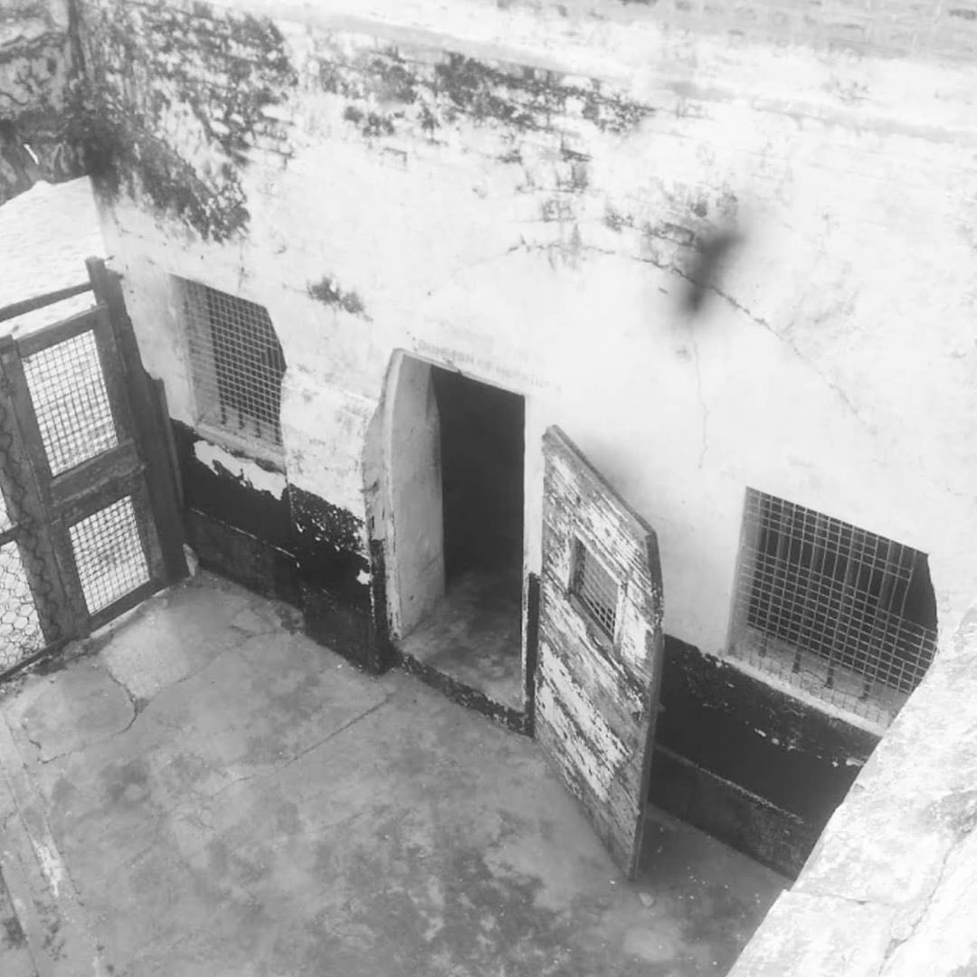 e_enation's tweet photo. Fort Prinzenstein -
Fort Prinzenstein in Keta.  Built by the Danes in 1784. The fort was used as a dungeon to transport slaves to the Caribbean. It was used for that purpose up until 1803. (Ctnue in comment👇🏾👇🏾👇🏾 https://t.co/SCPBFaDDAc