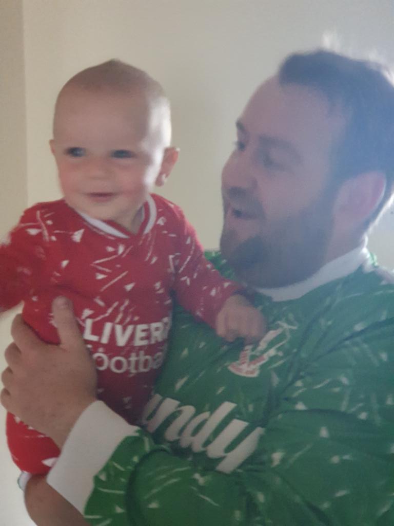 jackmacd12's tweet photo. @andrewrobertso5 @LFC That would be me and the little man robbo #YNWA #30YEARSOFHURT @andrewrobertso5 @PeterMooreLFC @officialbarnesy https://t.co/WLOqmIxqUu