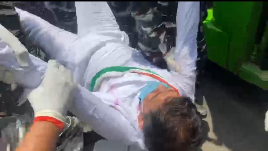 Neerajkundan's tweet photo. सांस हैं जब तलक न रुकेंगे कदम
#WakeUpMHRD https://t.co/HuEVQB2DNM
