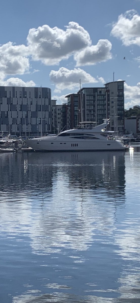 TaxisAvenue's tweet photo. Beautiful day in Ipswich.. Does anyone know who’s stunning boat this is??? #ipswichdocks #TuesdayMorning #tuesdayvibes #localtaxis https://t.co/efJiReK6NQ