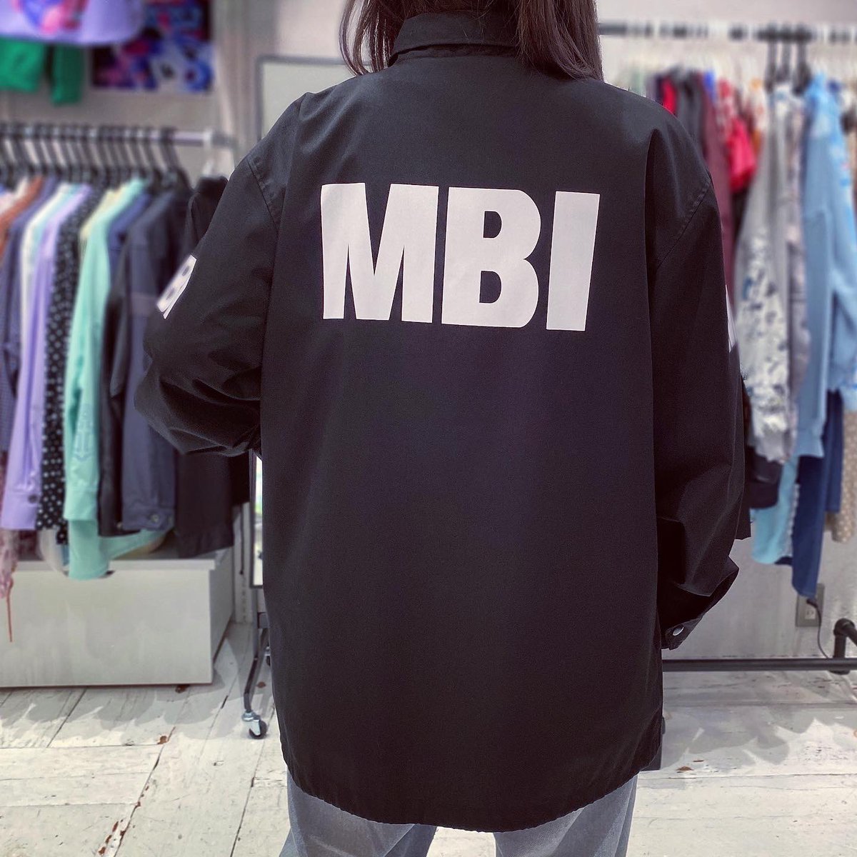 land_osaka's tweet photo. 【MBI PATROL JACKET】
color:クロ×イエローPT/クロ×シロPT
size:M/L.
#milkboy
#landbymilkboy
#mbi
#fbi
#outer
#jacket
#2020spring
#umeda
#umedaest https://t.co/7Dj2lNcRUL