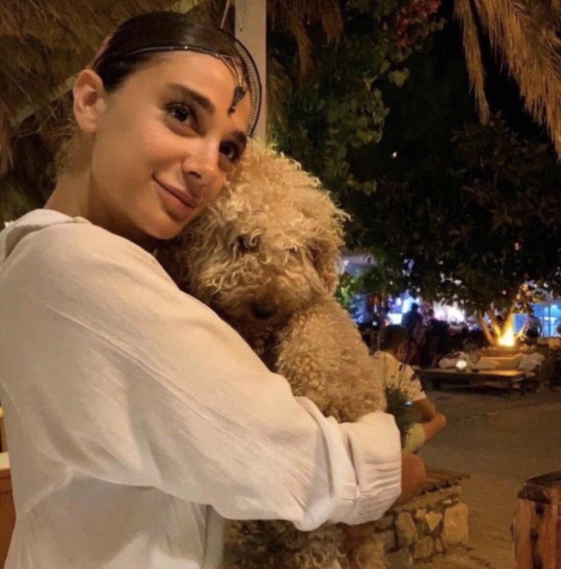 Ne Ayasofya’dır hayat,ne bir takımın şampiyonluğu..
Ne kıyamettir salgın bir hastalık, ne başka bişey.
#pinargultekin