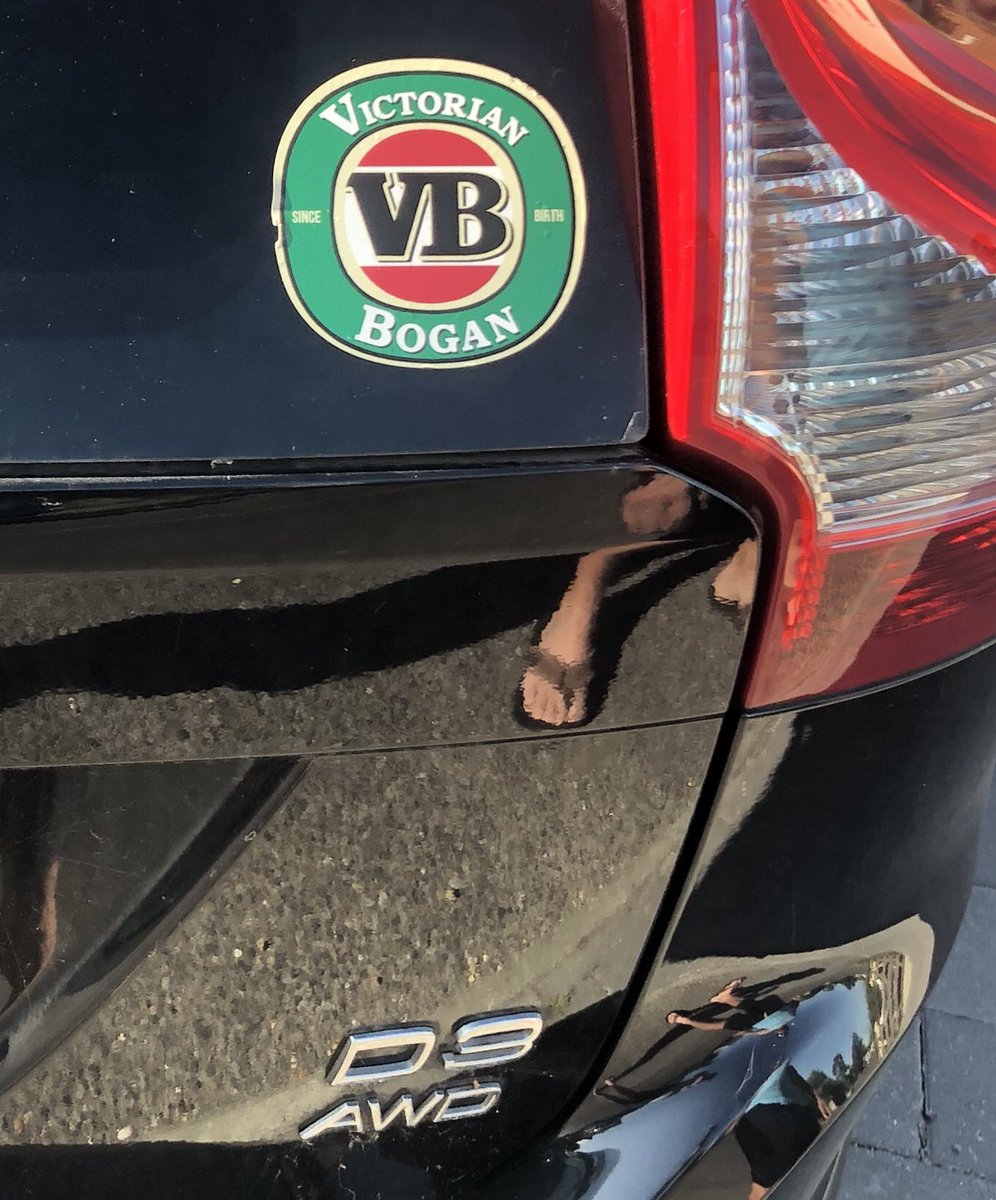 BigVCopper's tweet photo. @BullshireSB @Milesmannin @VolunteerPlod Frequently wear sunnies driving and on the rare occasion I’m not wearing a hat ( never in my force ) . In my defence my natural habitat is down under and I wear shorts and thongs as soon as the frost lifts ... #BoganCop #TrueBlueAussie https://t.co/eOlgaIdZ2v