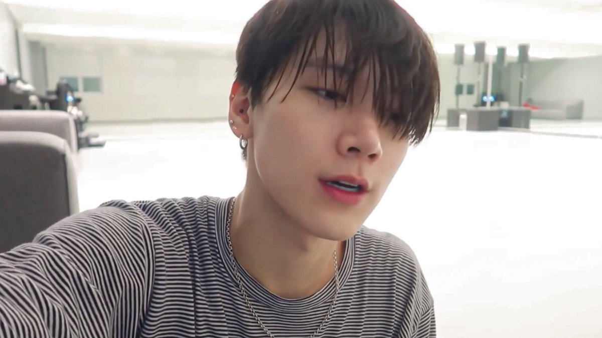 ผมเปียกนิดนึงก็เซ็กซี่และ ;3;