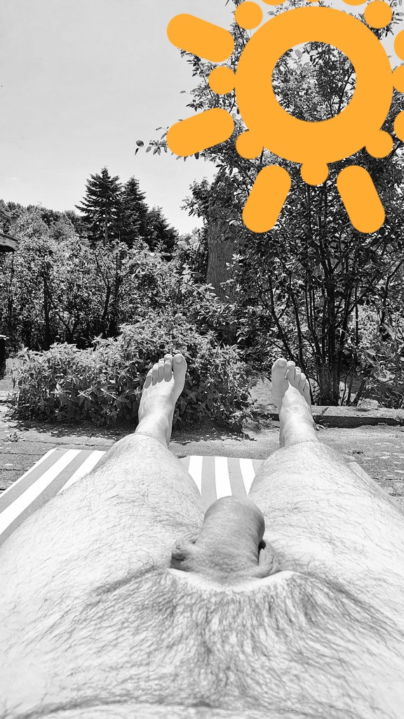 masterlaerere's tweet photo. Summertime. #Showerorgrower definitely grower π π
Hope you all have a great summer.
#summertime #nudesunbathing #Ilovemyterrace https://t.co/oCDsvOoPK1
