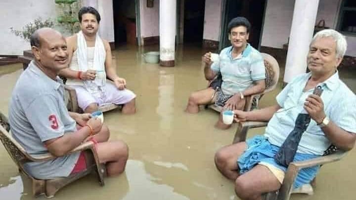 albela_insan's tweet photo. बिहार सरकार की महत्वाकांक्षी योजना सफल, हर घर में बिना नल के जल.. 🤔 #biharnews #jdu #NitishKumar #BJP #BiharFlood #BiharFightsCorona #Biharsarkar #Bihar #Bihar_Ki_Bat_iman_Ke_Sath #BiharHealthDept #rjdevki #Asamflood #asami_ssg https://t.co/l2JXjFXBjg