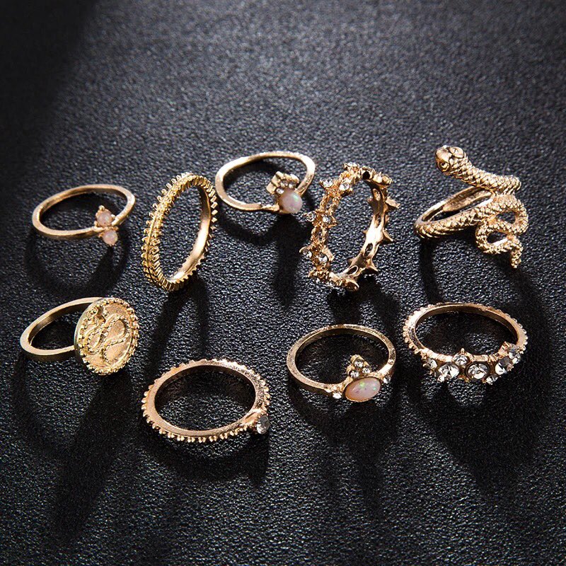 The Eve ring set 9 pieces per set N1,700