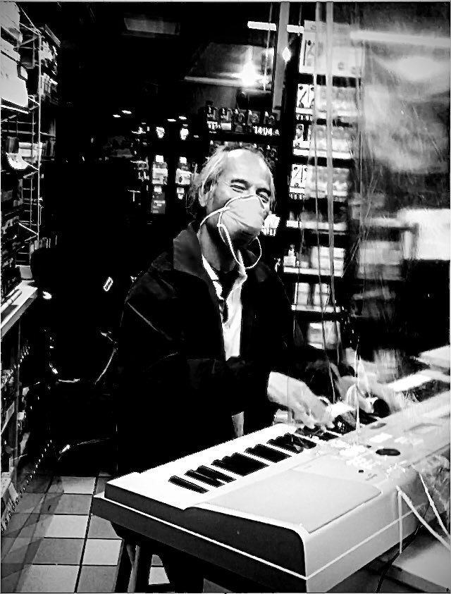 PleshetteGolson's tweet photo. “For You”

The Phenomenal Vibes &amp; Hidden Talent in Edgewater NJ       #Keep #Vibin’ #Lukoil #EdgewaterNJ.com 
#3AM https://t.co/m5X0456IOs