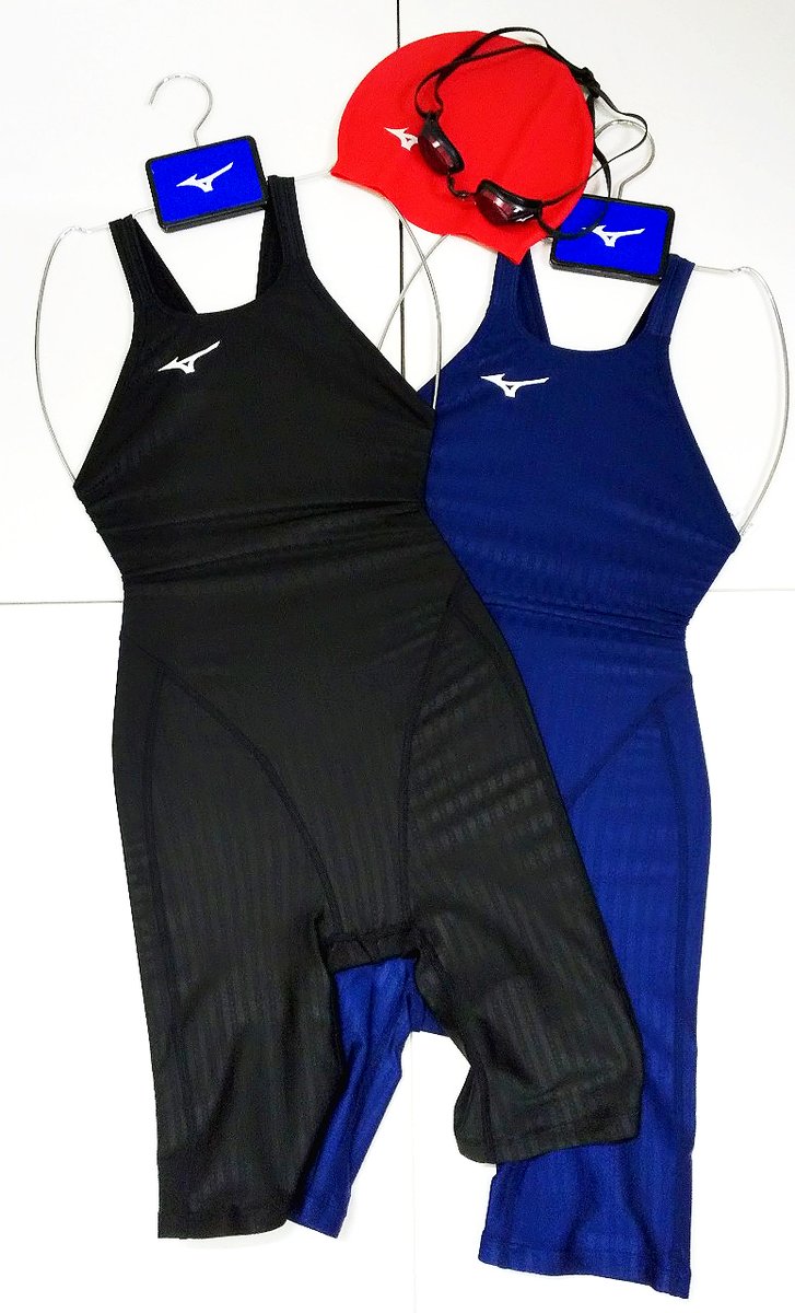 Mizuno_Tokyo's tweet photo. #水泳 部員にオススメ！
低抵抗・撥水加工素材のレース用 #水着 👙
#MIZUNOTOKYO では試着OKなので初めて購入する方でも安心です。
こんな年だからこそ #ミズノ は頑張る部活生を応援します！

レディースハーフスーツ／¥8,900+tax
メンズハーフスパッツ／¥5,900+tax

#MIZUNOSWIM #STREAMACE https://t.co/8aCoIBSLAs