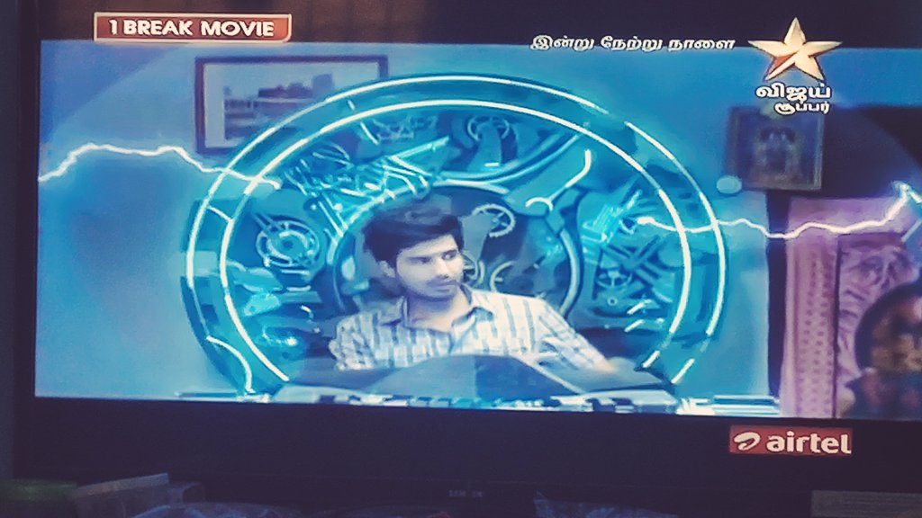 santhanaveen's tweet photo. @TheVishnuVishal intha quarantine day start agi 7 thadava @VijaySuperOffl la #indrunetrunaalai potanga salikama repeat modela pakuran ❣️ music, acting, vishnu Vishal at it's best..@Ravikumar_Dir https://t.co/opCU59LyvY