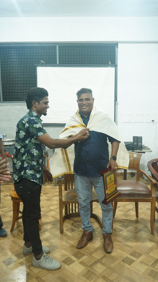 KovalamFootball's tweet photo. 📸 

When our beloved @binogeorge14 coach visited the Arumanoor academy. #Flashback https://t.co/EUmJrIyKVt