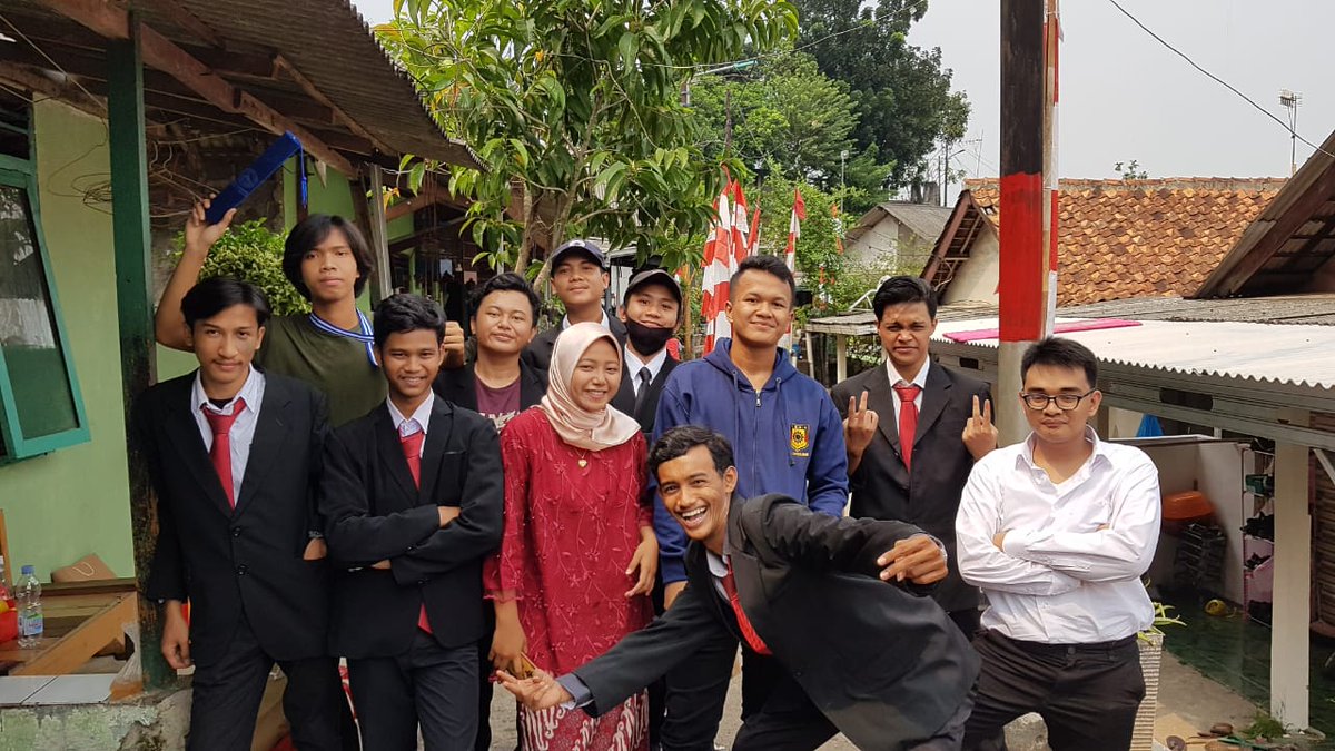 MdReza21's tweet photo. sukses  #satusekolah #lulus https://t.co/CnX9nXhusp