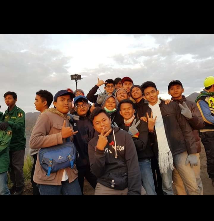 MdReza21's tweet photo. sukses  #satusekolah #lulus https://t.co/CnX9nXhusp