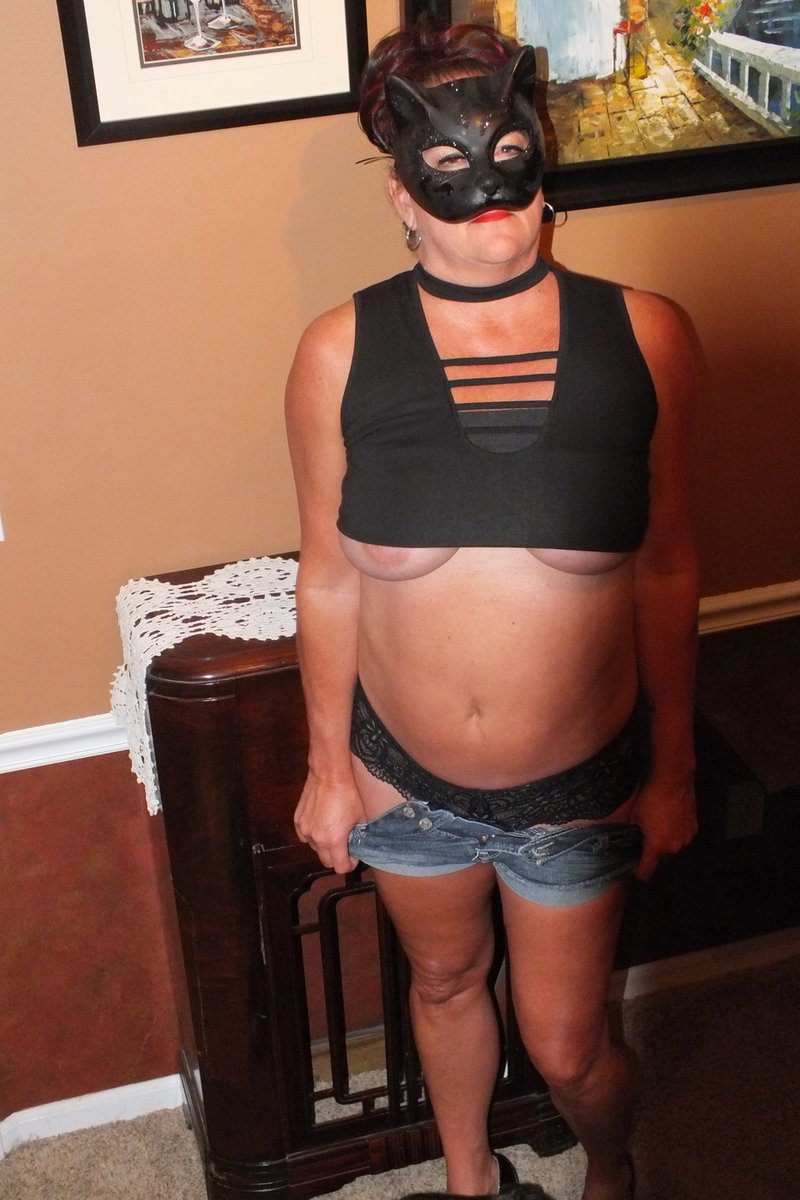 kisses4cougar's tweet photo. https://t.co/evP2x85MHf CatWoman in Action! #masturbation #dildo #orgasm #vibrators #sex #sextoys #masturbationnation #adulttoys #sexdriverefresh #love #selflove #lgbt #pleasure #sextoyshop #sexy #adultnoveltytoys #hotexpressions #navel #businesswoman #ho.. https://t.co/U578c0DtIP