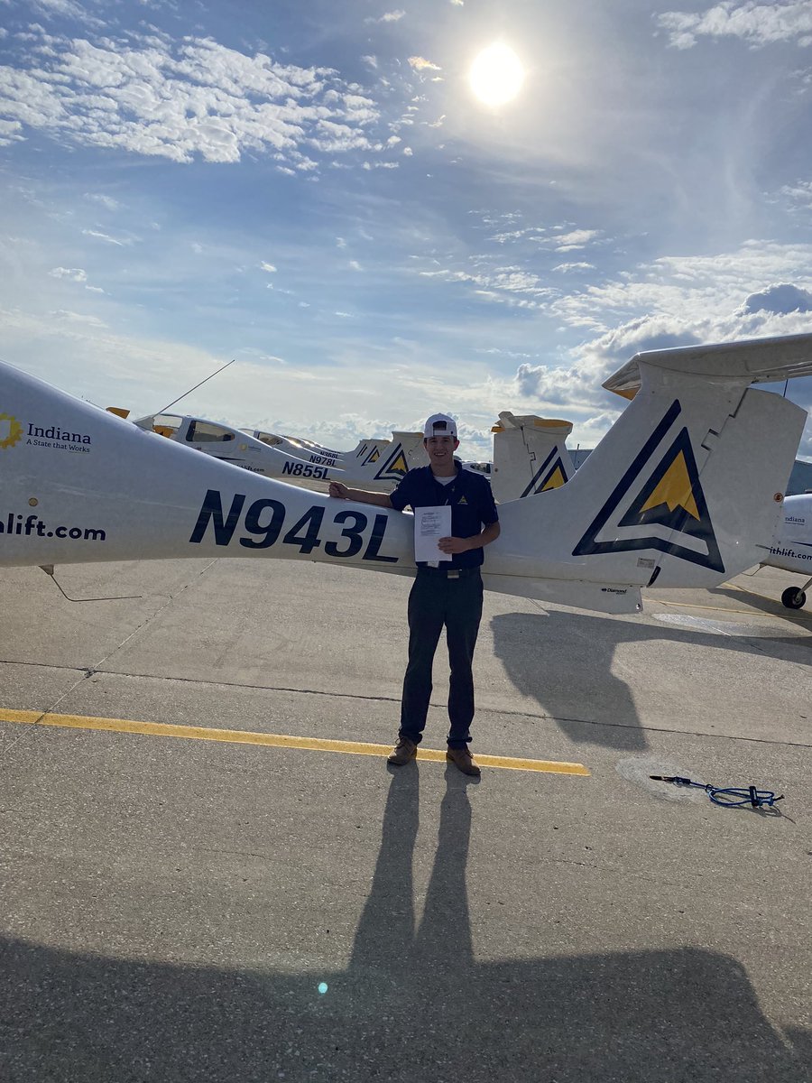 drippy140's tweet photo. private pilot ✔️ https://t.co/ya30WG7g0X