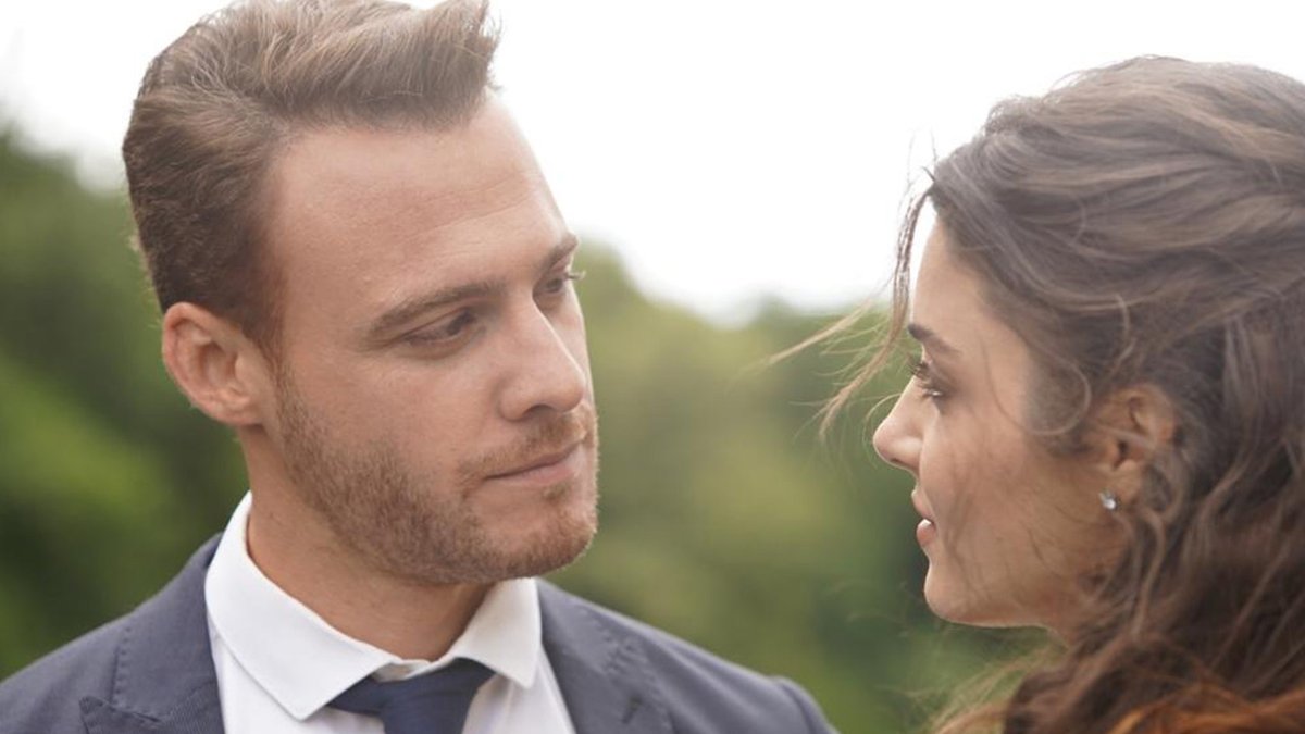 Рост в мою дверь. Рост в мою дверь. Эда и серкан турецкий. Эда и серкан турецкий. Рост в мою дверь.