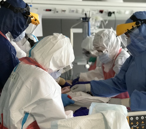 hospitaldelmar's tweet photo. El Servicio de #Anestesiología participa en dos estudios sobre la afectación de la #COVID19, publicados en la @_REDAR_es, sobre la afectación de la pandemia en la actividad de estos servicios https://t.co/iZFMEAg4Nu #investigacion #coronavirus @sedar_es @RADALIA1 https://t.co/w1A1qAD0PM