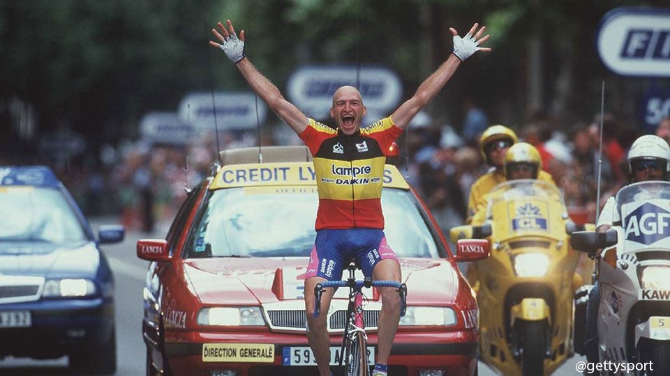 sporza_koers's tweet photo. Eddy Planckaert in Sporza Retro: "Als ik die lach van Ludo zie, smelt ik" #TDF1999 #TDF #SporzaRetro
https://t.co/UEY7nGsL43 https://t.co/9gHCUlKGOU