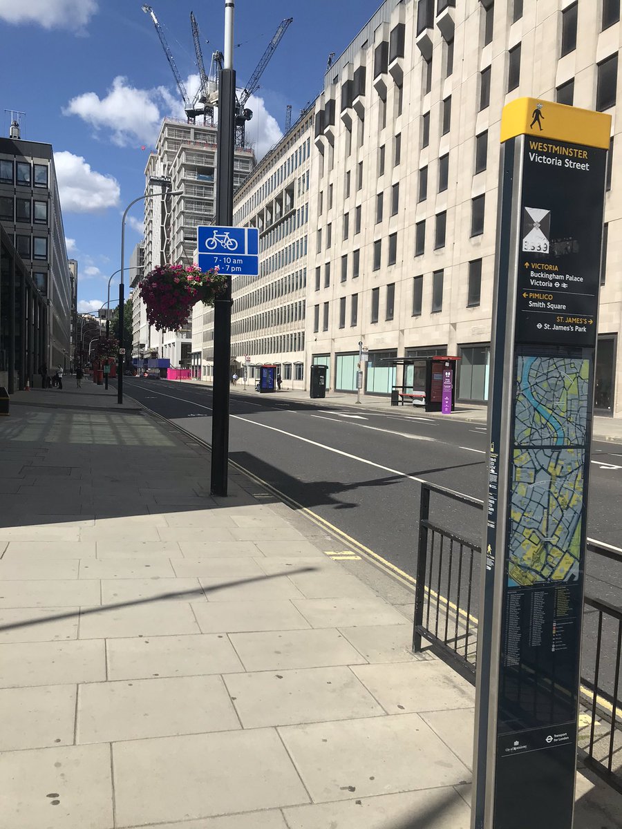 AndreenNick's tweet photo. First day back on the road and London still a bit of a ghost town. @nectarimportsuk https://t.co/E4wsIKo31c