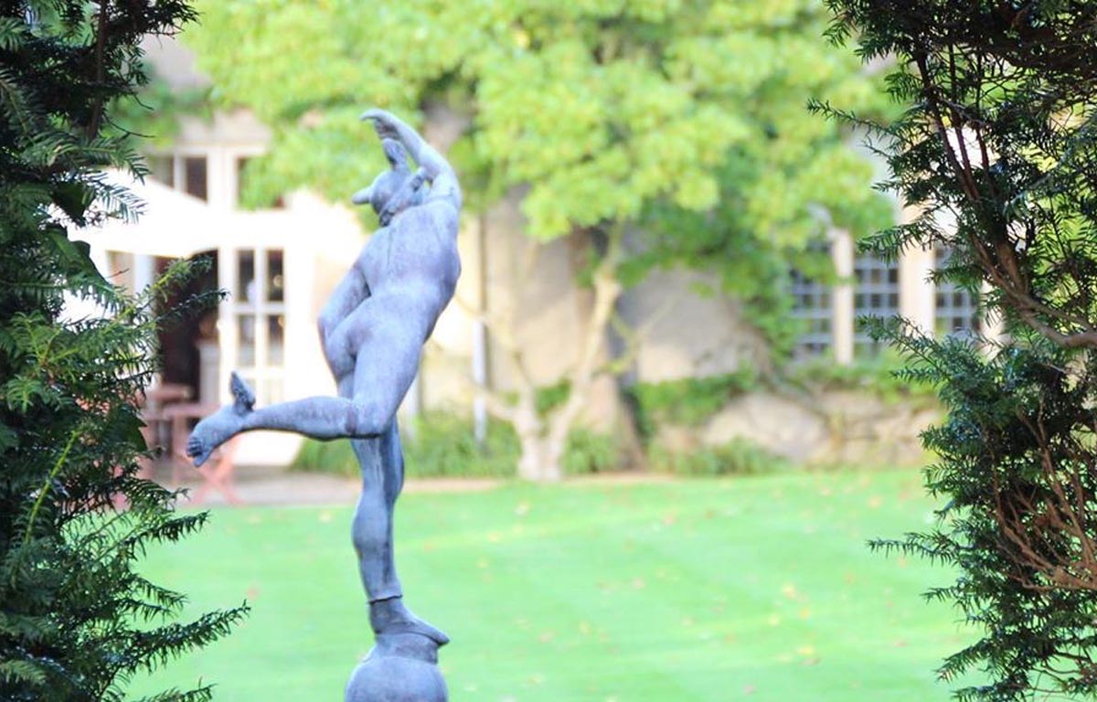 greenwayhotel's tweet photo. Peaceful Tuesday strolls 🌳🌿🍃
We’re no longer able to greet you warmly with a handshake or hug, but rest assured we will now be raising our imaginary hat and are delighted to welcome you! 🎩✨
#loveeden #wellbeing https://t.co/11k1lOQgya